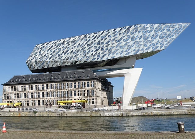 Zaha_Hadid_Antwerpen.jpg