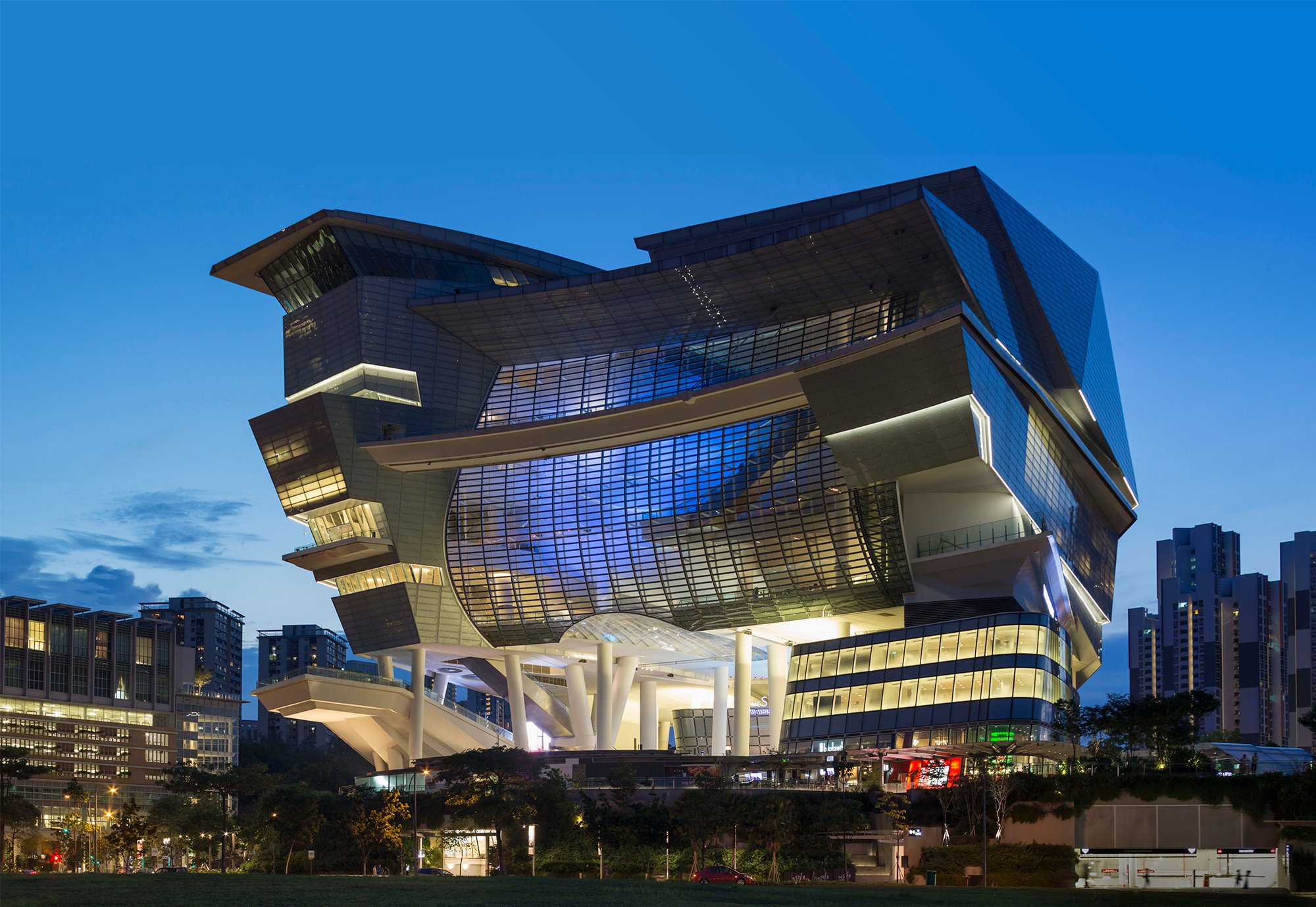 The_Star_Vista_at_night_Singapore2000