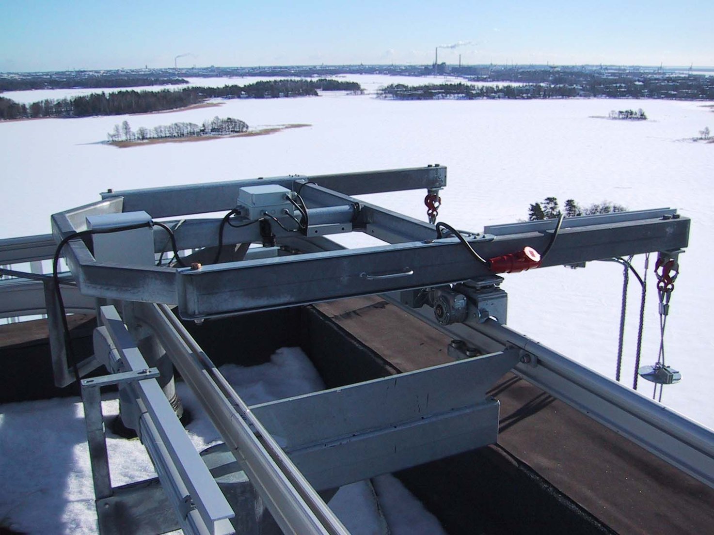 Rostek Roof Trolley During Winter